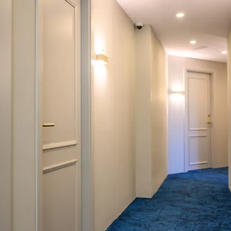 Xvi - Adults Only * Naxxar