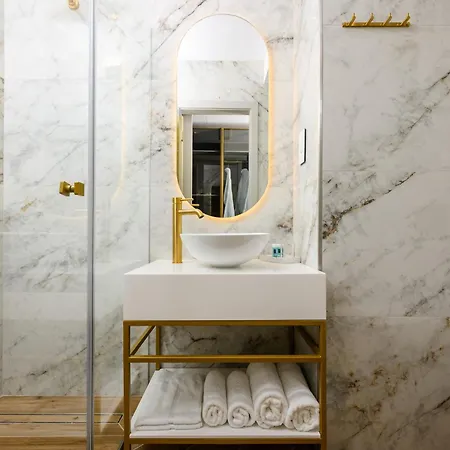 Xvi - Adults Only * Naxxar