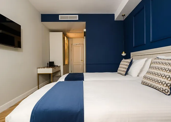 Xvi - Adults Only * Naxxar