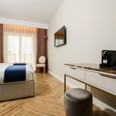 Xvi - Adults Only * Naxxar